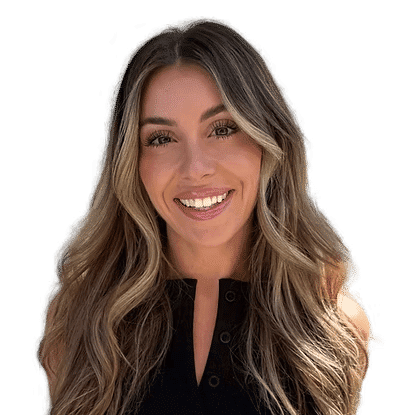 Portrait of Renee, a professional stylist at Headlines The Salon, showcasing their expertise and style.